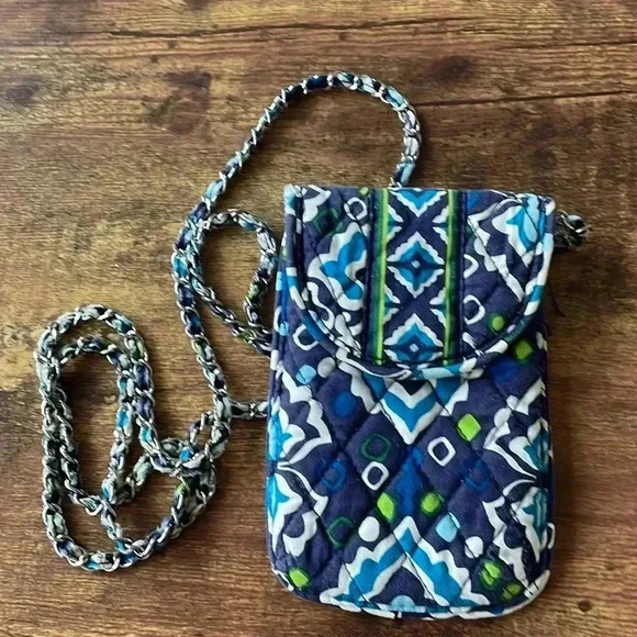 Vera Bradley Handbags - Vera Bradley phone case crossbody
